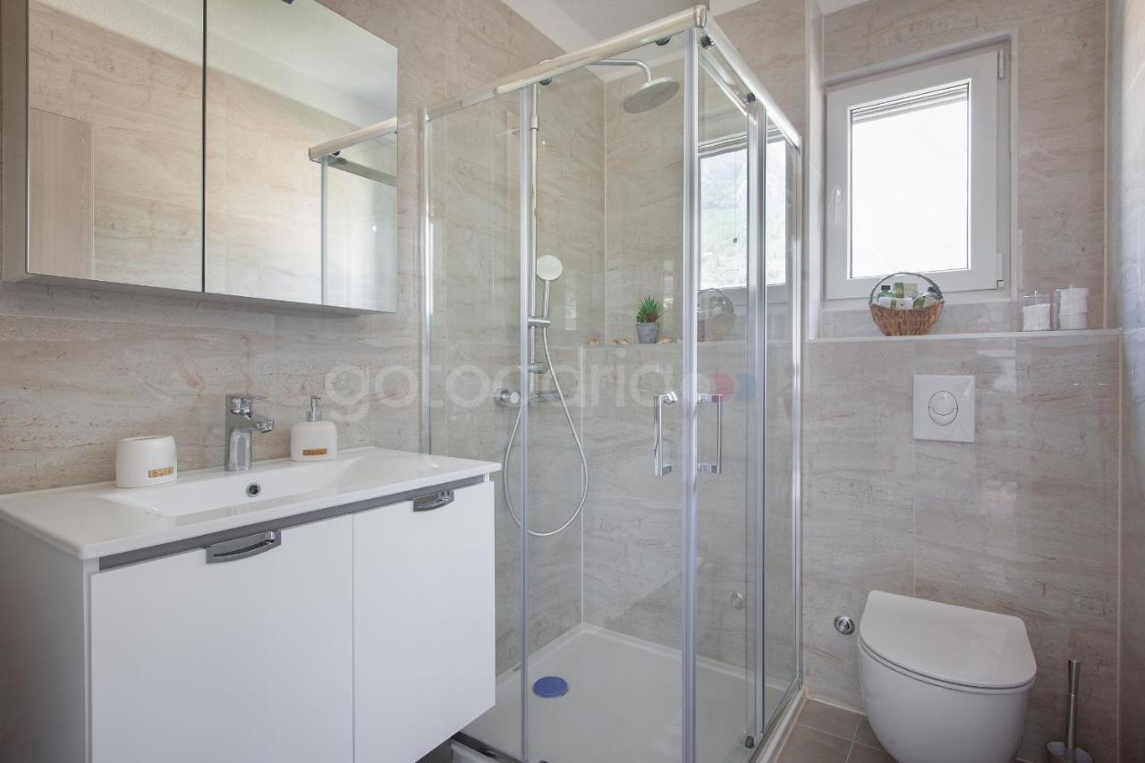 Luxury Apartment Sofia -Free Beach Parking Макарська Екстер'єр фото